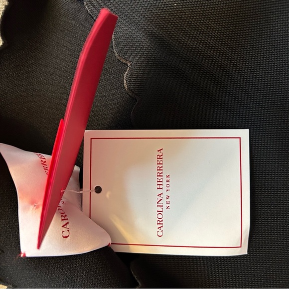 Carolina Herrera NEW bell sleeve Eyelet Laser Cut Top SZS NWT - Picture 4 of 7